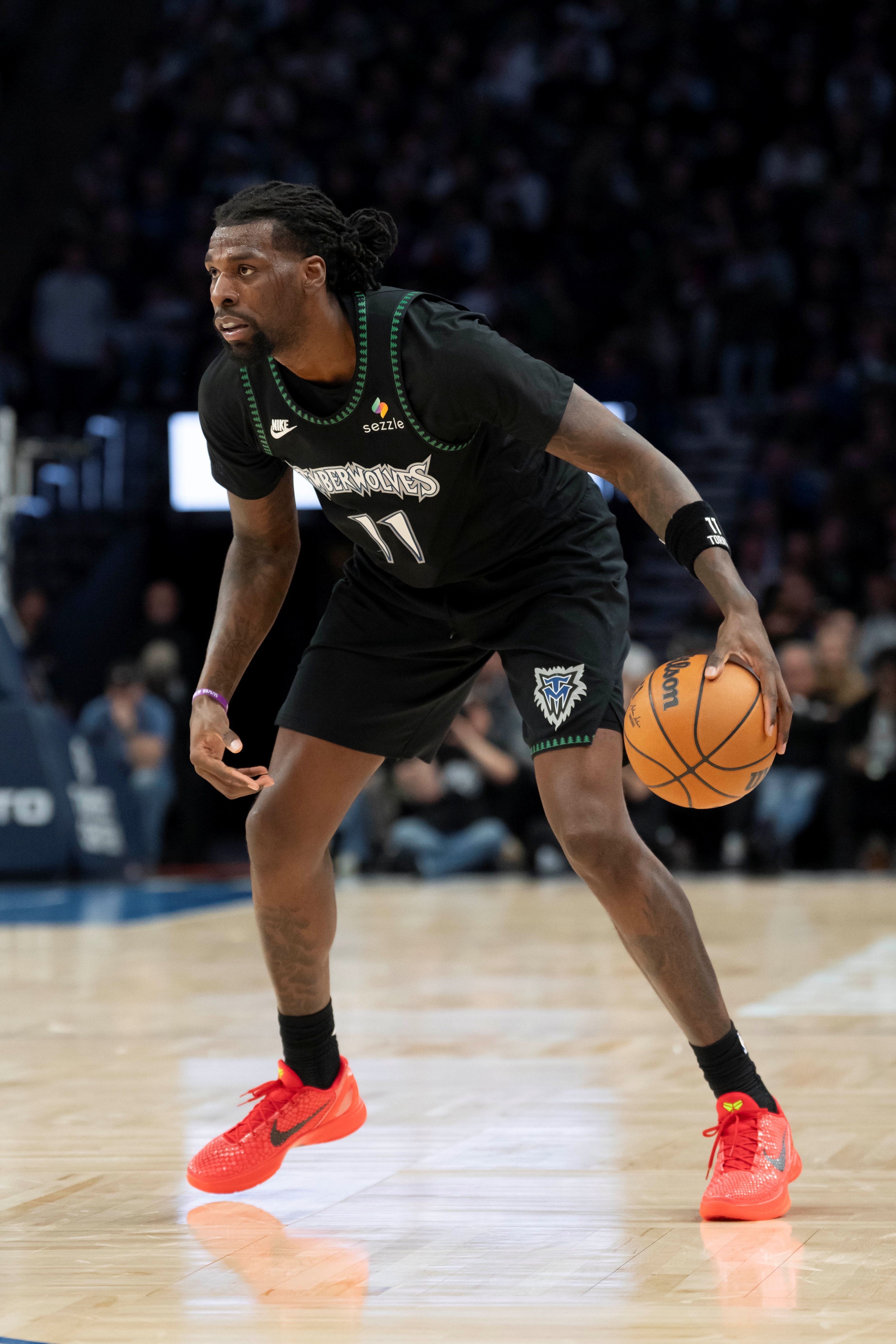 九游-横冲直撞！里德12投6中得15分7板3助3断1盖帽 正负值+30最高